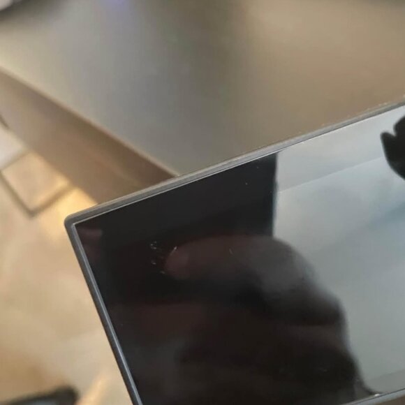 Canon EOS R5 Camera - Picture 3 of 11